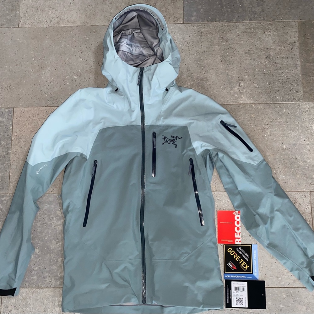 Mens Arcteryx SABRE LT jacket (small)